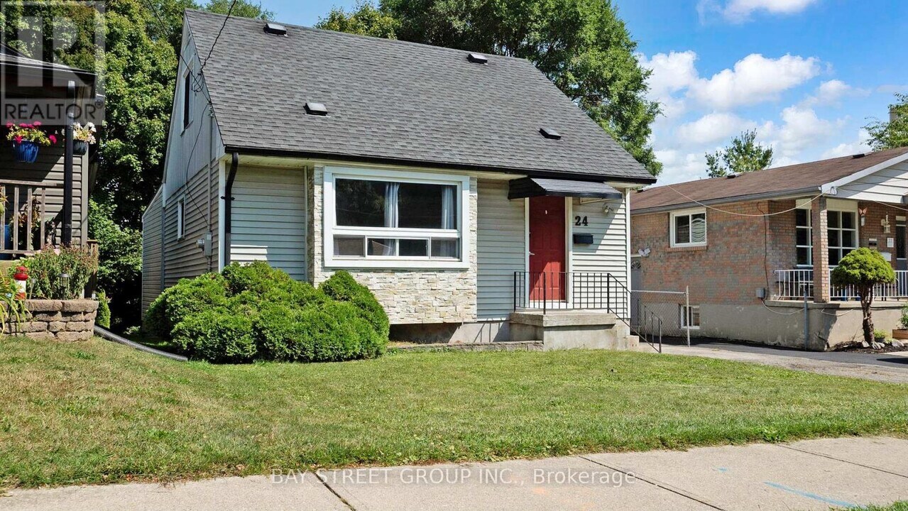 24 Empire St in London, ON - Building Photo