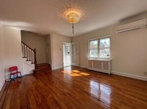 76-12 175th St in Queens, NY - Building Photo - Building Photo