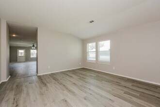 609 Snapdragon Ln in Desoto, TX - Building Photo - Building Photo