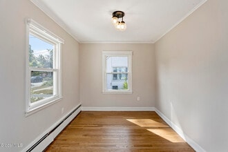 175 York Ave in Saratoga Springs, NY - Foto de edificio - Building Photo