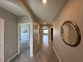 5345 Oxford Gray Rd in Zephyrhills, FL - Building Photo - Building Photo