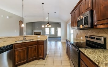 4508 Thorncreek Cir in Red Oak, TX - Building Photo - Building Photo