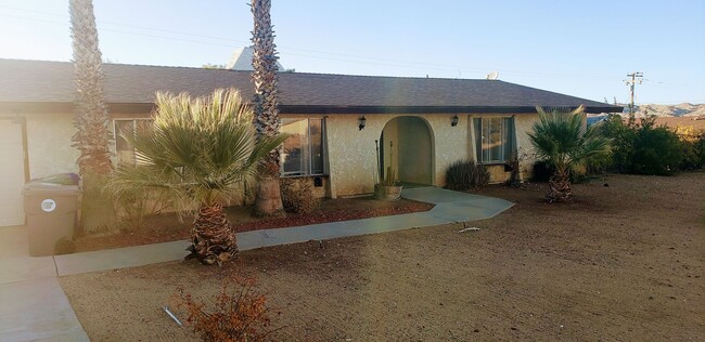 7536 Alaba Ave in Yucca Valley, CA - Building Photo - Building Photo