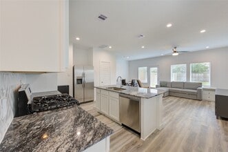 10113 Berkeley Spgs Trl in Houston, TX - Building Photo - Building Photo
