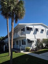 2000 NE 51st Ct in Fort Lauderdale, FL - Building Photo