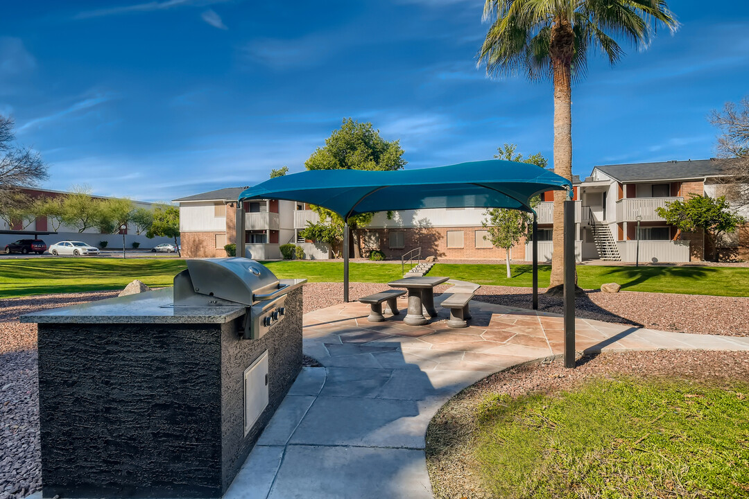 Ponderosa Ranch in Tempe, AZ - Building Photo