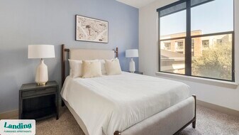 2626 Fountain View Dr in Houston, TX - Building Photo