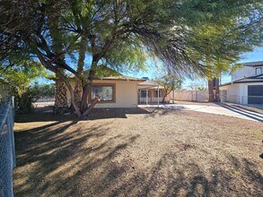 1524 Vala Cir in Las Vegas, NV - Building Photo - Building Photo