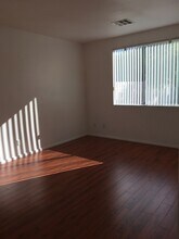 5096 Shadow Valley St in Las Vegas, NV - Building Photo - Building Photo
