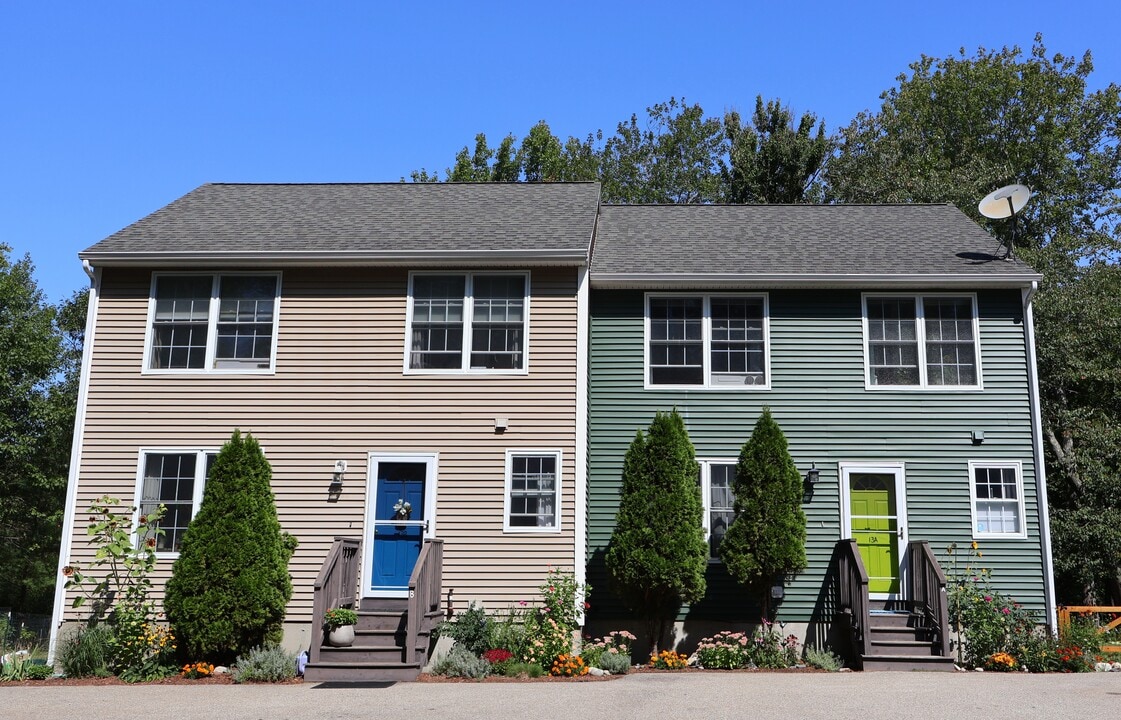 13 Morse St, Unit B in Berwick, ME - Building Photo