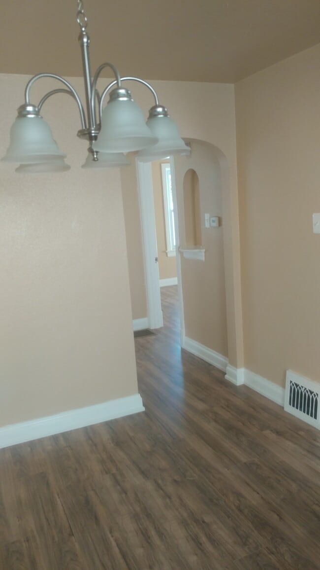 9946 Carlyle Ave in Overland, MO - Building Photo - Building Photo