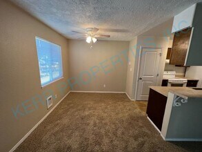 1416 NE Paropa Ct in Gresham, OR - Building Photo - Building Photo