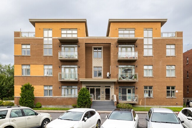 1645 Édouard-Laurin Boul in St. Laurent, QC - Building Photo - Building Photo