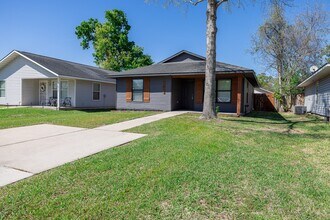 11915 Greenmesa Dr in Houston, TX - Building Photo - Building Photo