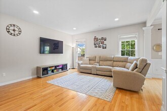 71 Kendall Ct in Bedford, MA - Building Photo - Building Photo