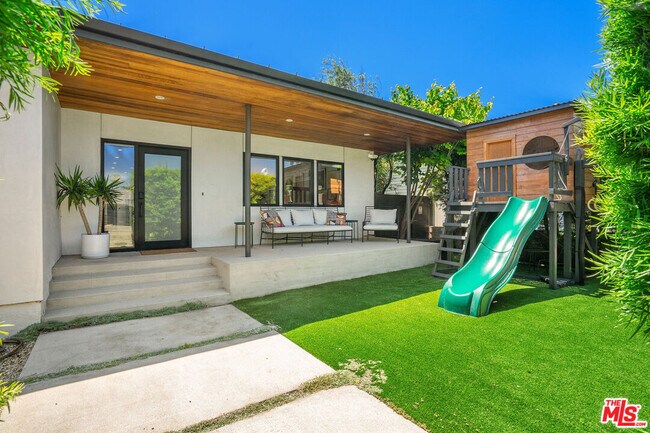 property at 870 Rose Ave