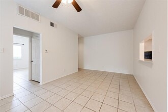 9100 Mountain Ridge Dr in Austin, TX - Building Photo - Building Photo