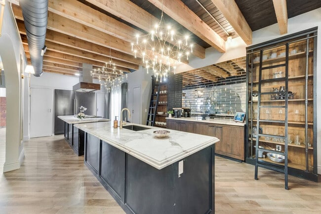 717 Ridgeway St in Dallas, TX - Building Photo - Building Photo