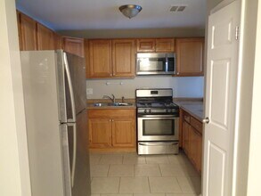 16W585 Mockingbird Ln in Willowbrook, IL - Building Photo - Building Photo