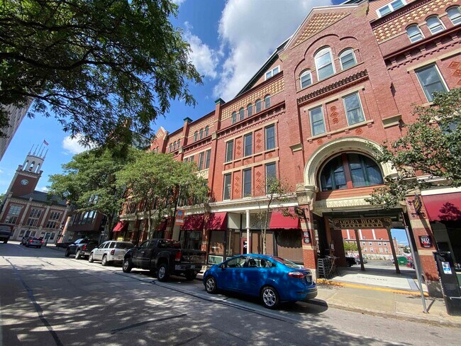 30 Hanover St in Manchester, NH - Building Photo - Building Photo