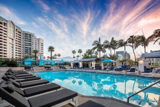 8875 Costa Verde Blvd in San Diego, CA - Building Photo - Building Photo