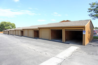 Fox Ridge Apartments in Omaha, NE - Building Photo - Building Photo