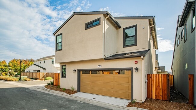 124 Wellness Wy in Rohnert Park, CA - Building Photo - Building Photo