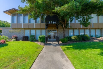 Acacia at Carmichael Apartments in Carmichael, CA - Foto de edificio - Building Photo