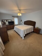 38 Bradish Ln in Bay Shore, NY - Building Photo - Building Photo