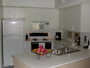 La Piazza at Young Circle in Hollywood, FL - Foto de edificio - Building Photo