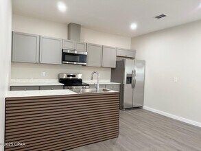 2913 E 5th Ct in Panama City, FL - Building Photo - Building Photo