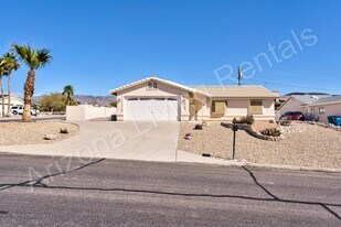 400 Moonshine Dr in Lake Havasu City, AZ - Building Photo