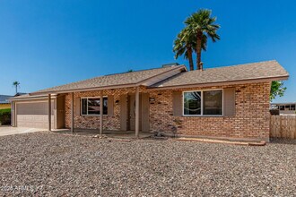 10216 N 110th Ave in Sun City, AZ - Building Photo - Building Photo