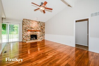 1731 Wishingwell Dr in St. Louis, MO - Building Photo - Building Photo