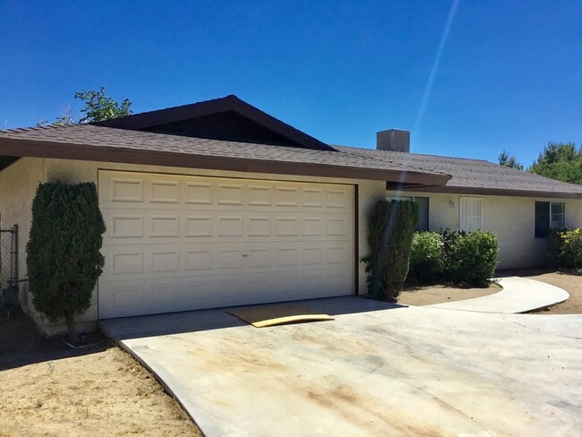 6309 Goleta Ave in Yucca Valley, CA - Building Photo - Building Photo
