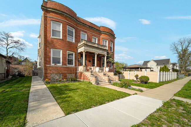 property at 448 W Englewood Ave