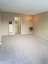 7737 W Manchester Ave, Unit 2 in Playa Del Rey, CA - Building Photo