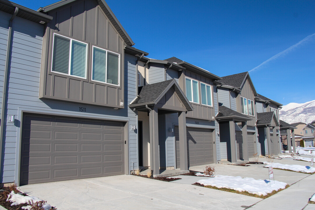 Farmington South Townhomes in Farmington, UT - Foto de edificio