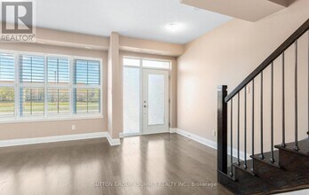 70 Little Creek Rd in Mississauga, ON - Building Photo - Building Photo