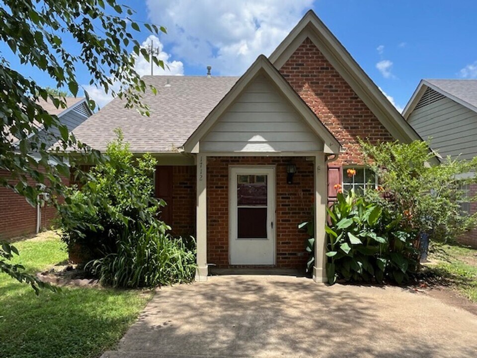 1712 Thomas St in Horn Lake, MS - Building Photo