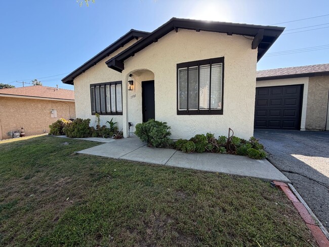 1581 Sequoia Ave