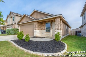 13103 Dolomar Pkwy in Saint Hedwig, TX - Building Photo - Building Photo