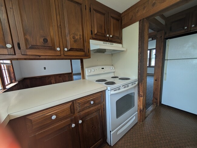 73 Park Ave in Enfield, CT - Building Photo - Building Photo