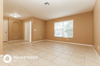 15619 Sunny Crest Ln in Ft. Myers, FL - Building Photo - Building Photo