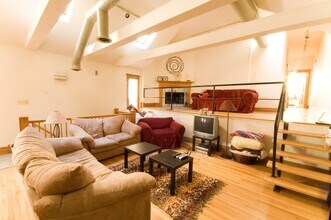 2239 N Clybourn Ave in Chicago, IL - Building Photo - Building Photo
