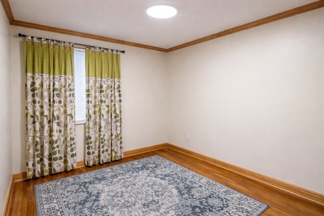 15043 113th Ave, Unit Upper Level in Jamaica, NY - Foto de edificio - Building Photo