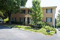 Pharr Court Condominiums in Atlanta, GA - Foto de edificio - Building Photo