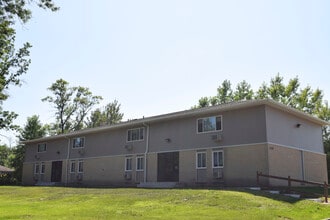 Cheri Blvd in Marinette, WI - Building Photo - Building Photo