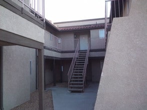 Vintage Apts (Adelanto) in Adelanto, CA - Building Photo - Building Photo