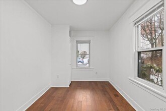 7 Dunwoodie St in Scarsdale, NY - Building Photo - Building Photo